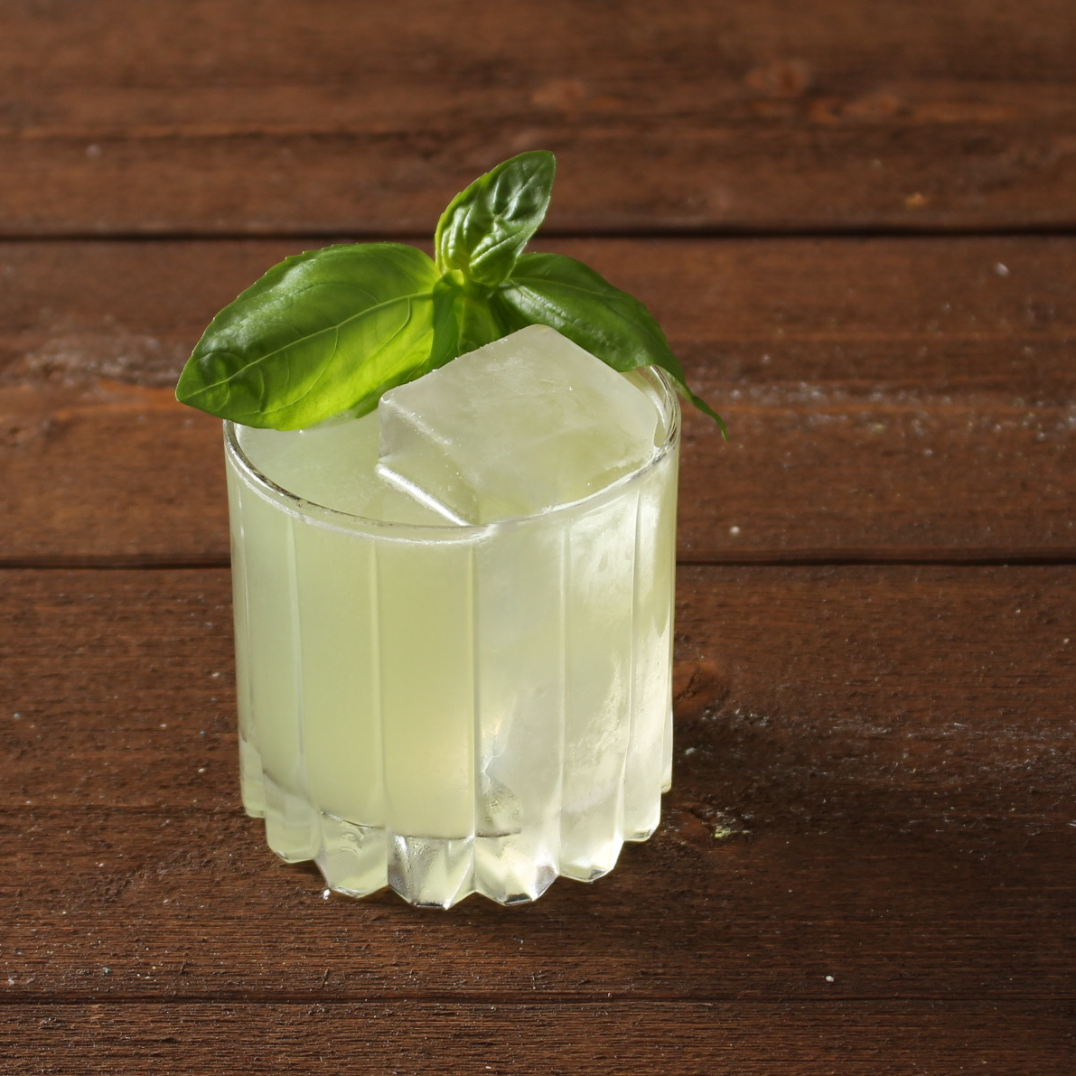 Gin basil smash